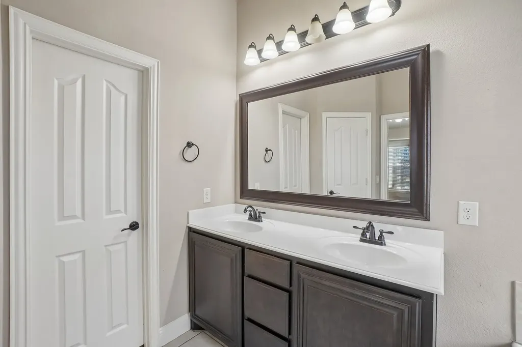 1075 Carpenter Court Lavon TX 75166