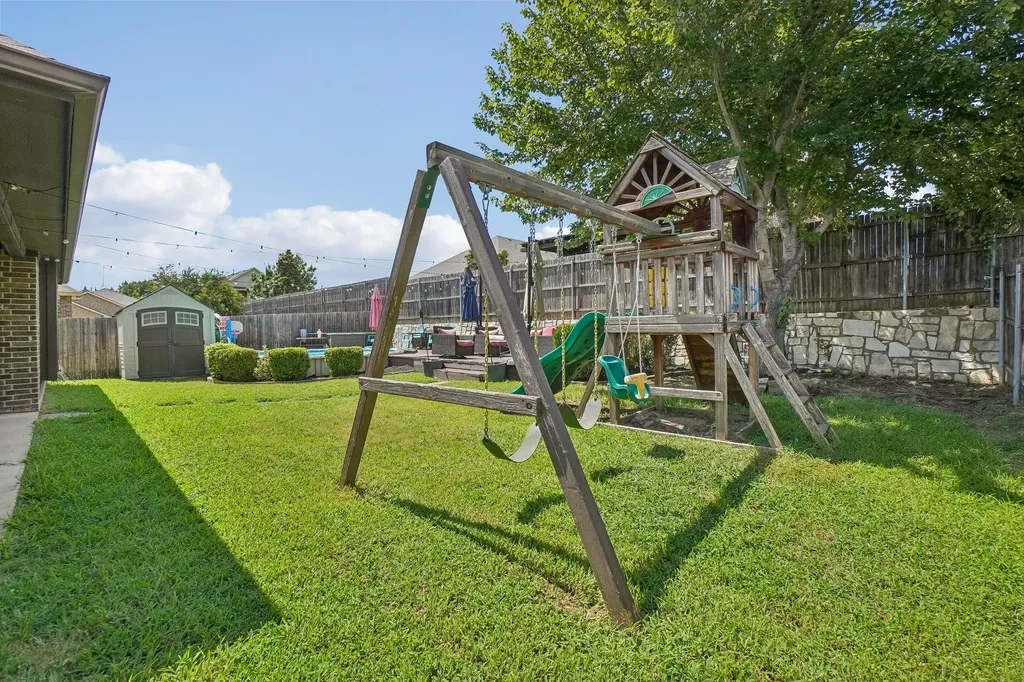 1075 Carpenter Court Lavon TX 75166