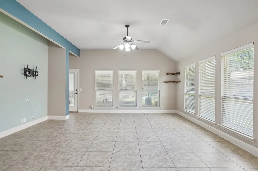 1075 Carpenter Court Lavon TX 75166