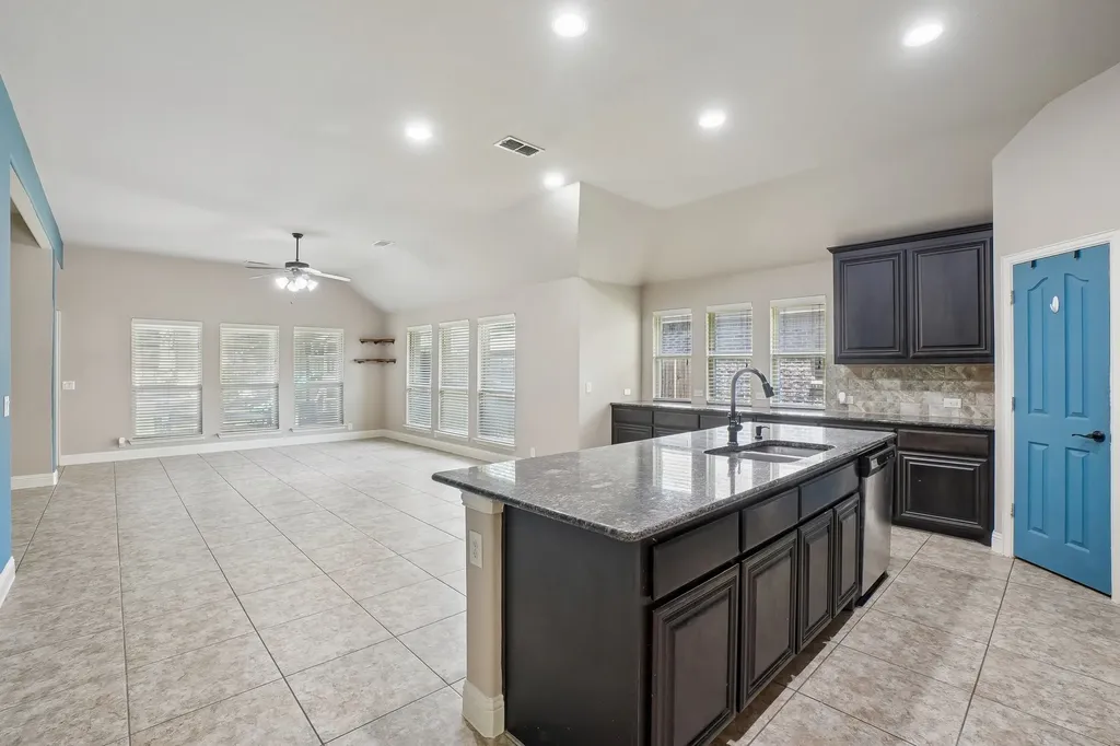 1075 Carpenter Court Lavon TX 75166