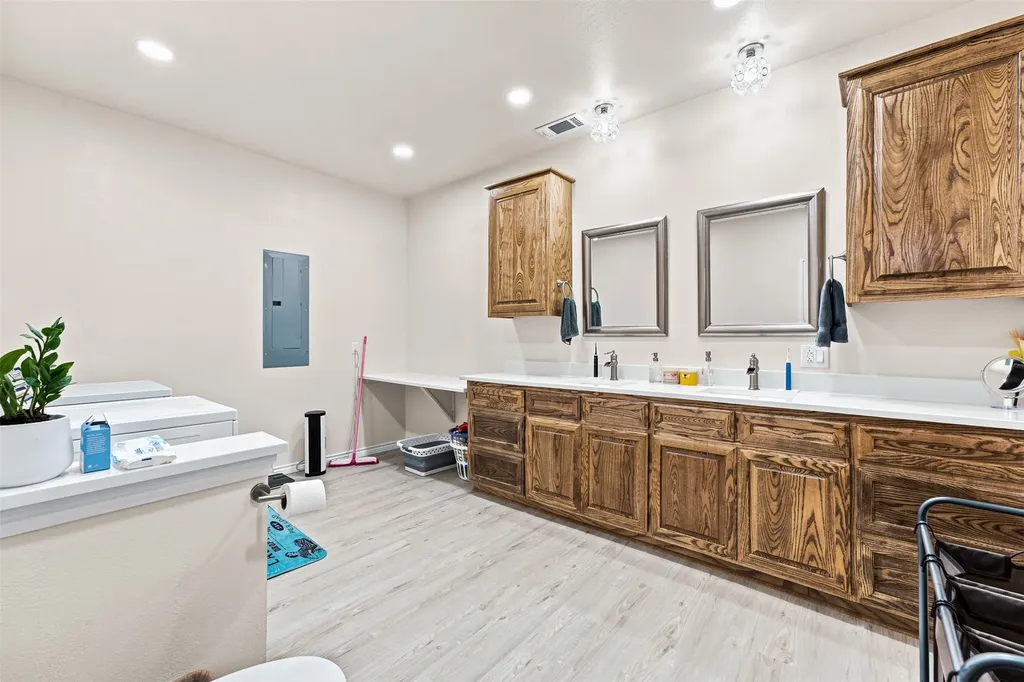 211 County Road 1511 Morgan TX 76671