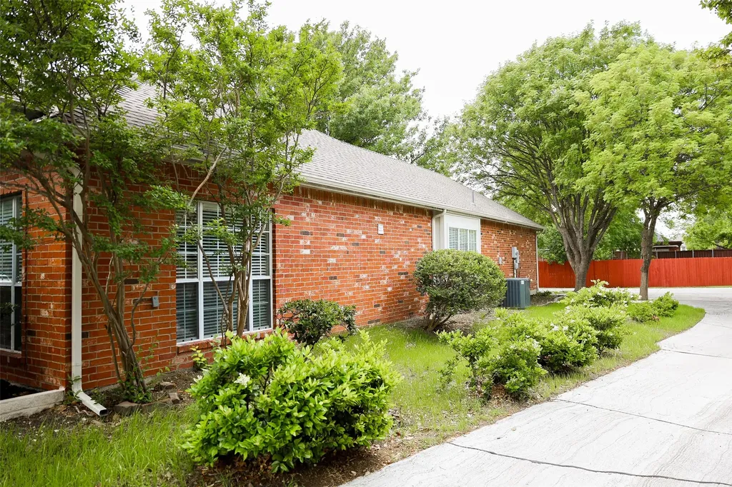 8509 Chalton Drive Plano TX 75024