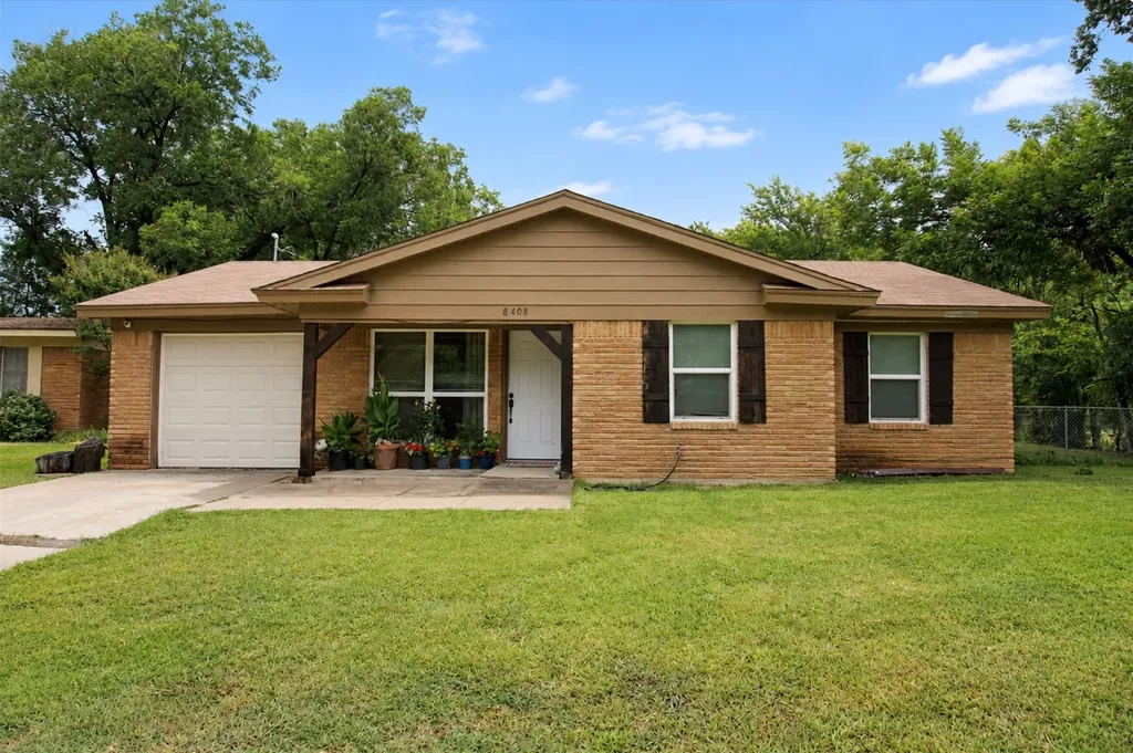 8408 Monmouth Drive Fort Worth TX 76116