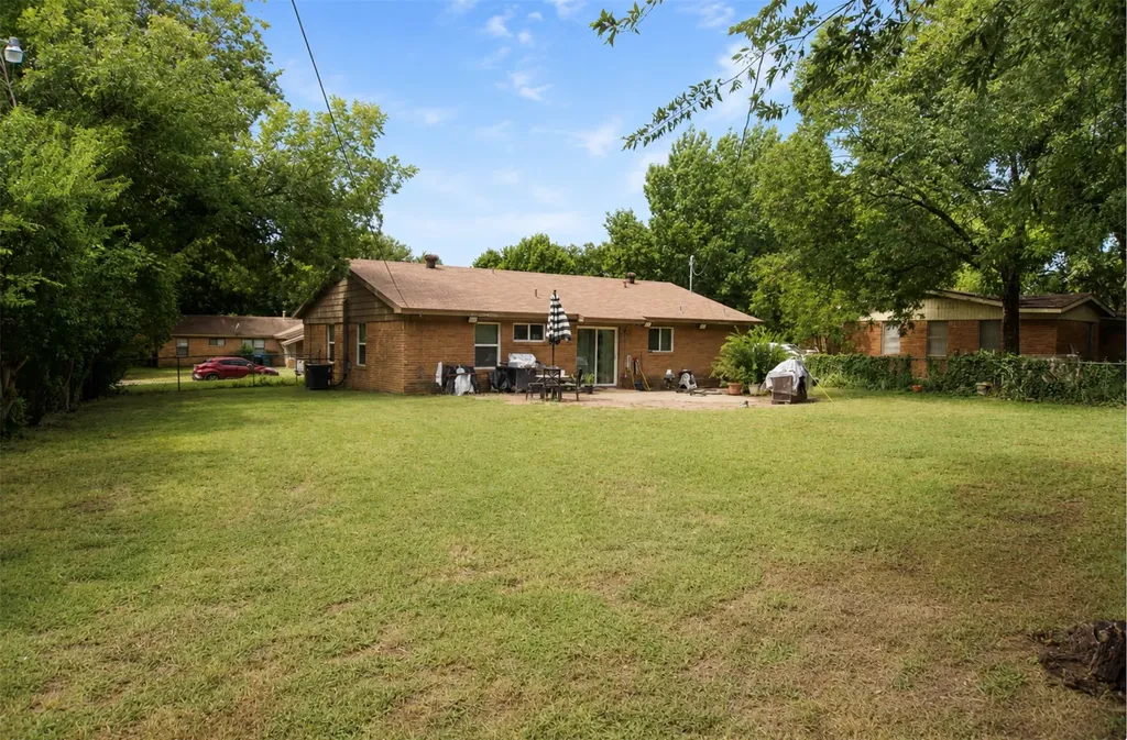 8408 Monmouth Drive Fort Worth TX 76116
