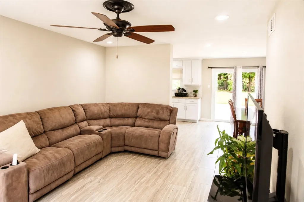 8408 Monmouth Drive Fort Worth TX 76116