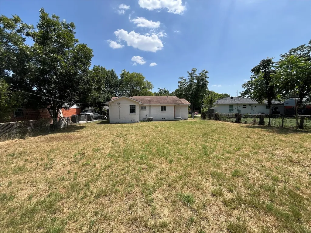 2301 Proctor Street Garland TX 75041