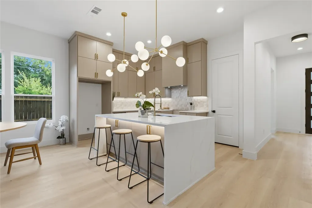 2329 Stoneman Street Dallas TX 75215