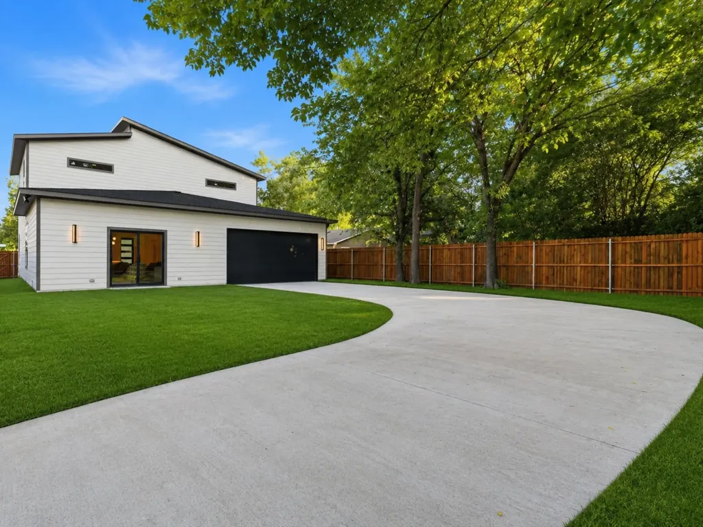 2329 Stoneman Street Dallas TX 75215