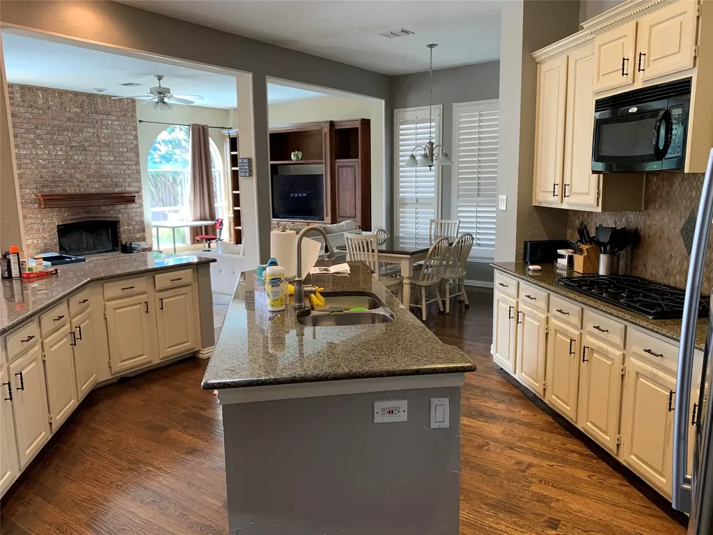 619 Oakbend Drive Coppell TX 75019
