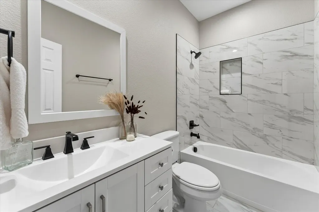 3907 Simonds Street Greenville TX 75401
