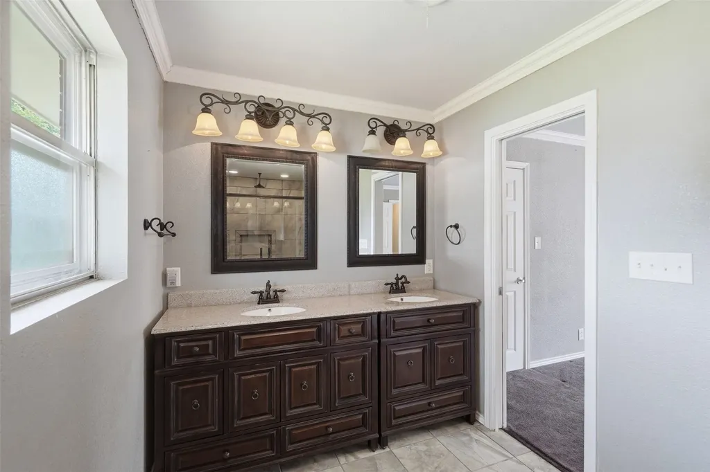 206 Mcanear Street Cleburne TX 76033