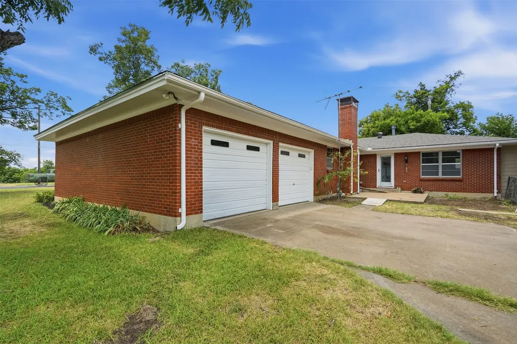 206 Mcanear Street Cleburne TX 76033