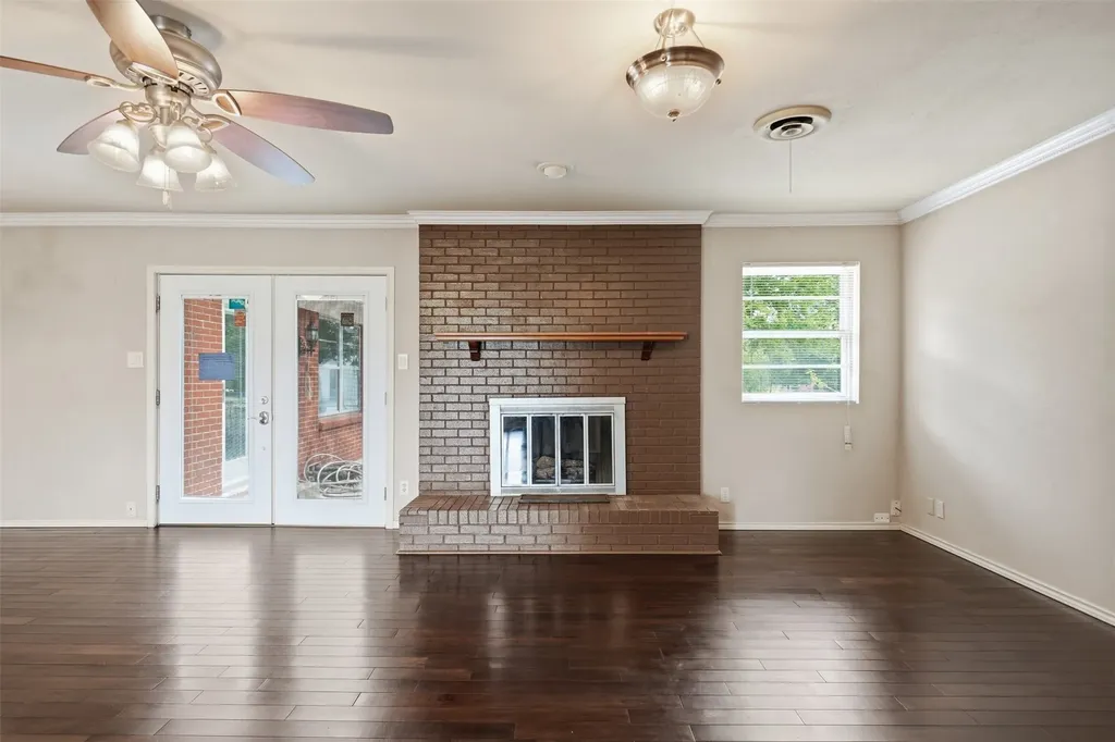 206 Mcanear Street Cleburne TX 76033