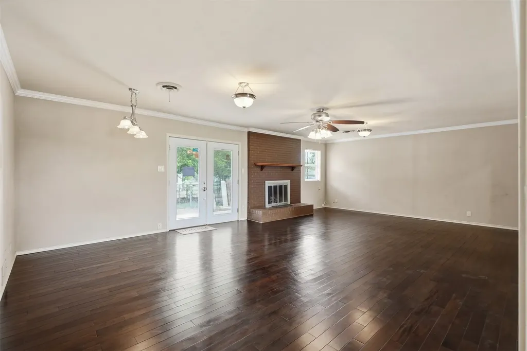 206 Mcanear Street Cleburne TX 76033