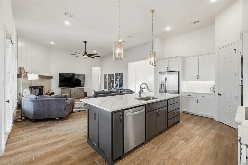 459 Red Bird Drive Springtown TX 76082