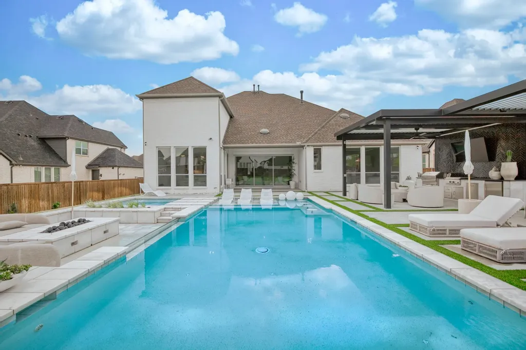2028 Waterleaf Road Haslet TX 76052