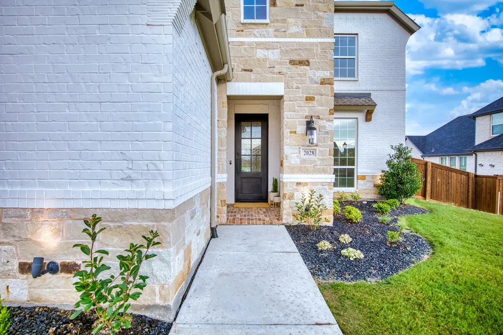 2028 Waterleaf Road Haslet TX 76052