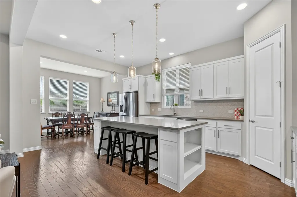 713 Rous Falls Drive Mckinney TX 75071