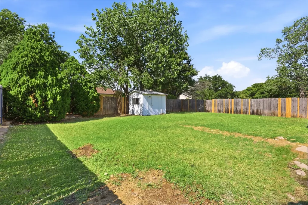 6461 Westridge Drive Watauga TX 76148