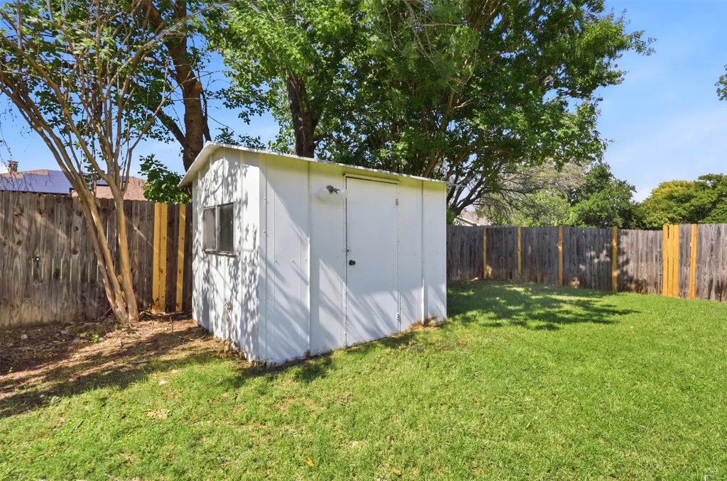 6461 Westridge Drive Watauga TX 76148