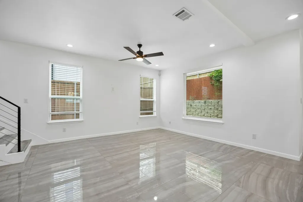 1312 Valley Street Dallas TX 75203