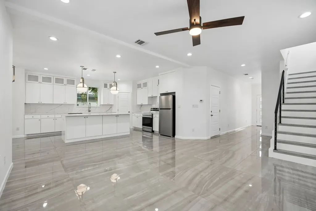 1312 Valley Street Dallas TX 75203