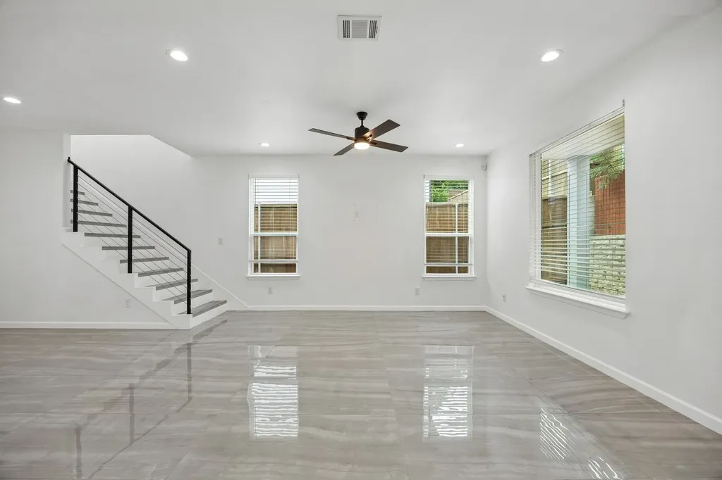 1312 Valley Street Dallas TX 75203