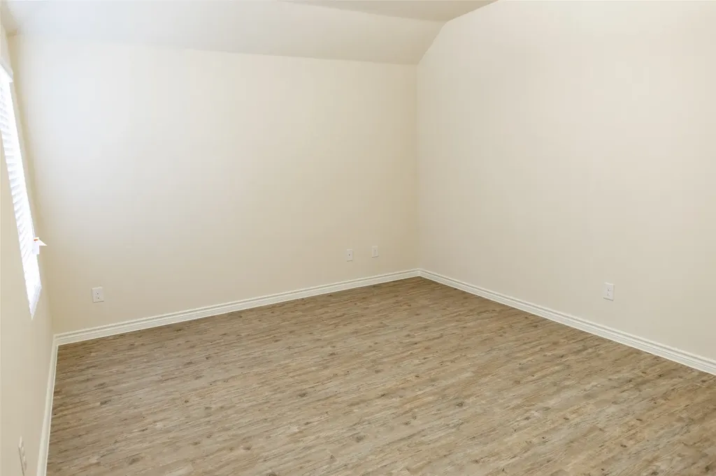 1607 Dove Circle Ennis TX 75119