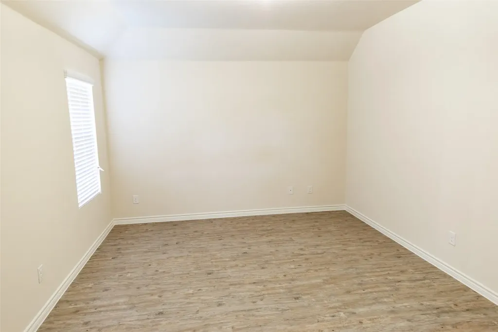 1607 Dove Circle Ennis TX 75119