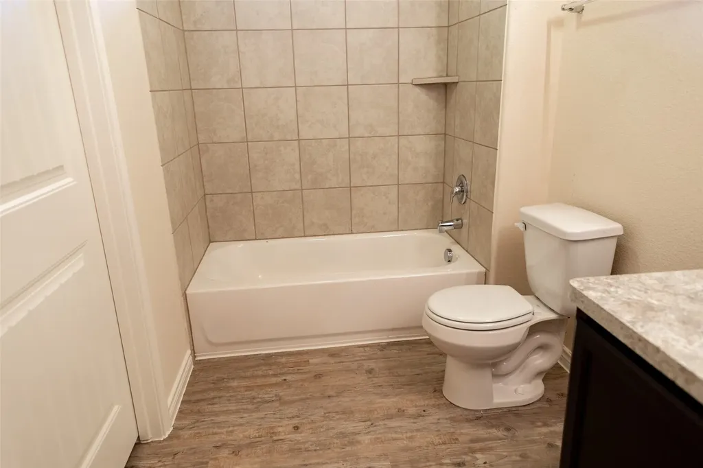 1607 Dove Circle Ennis TX 75119