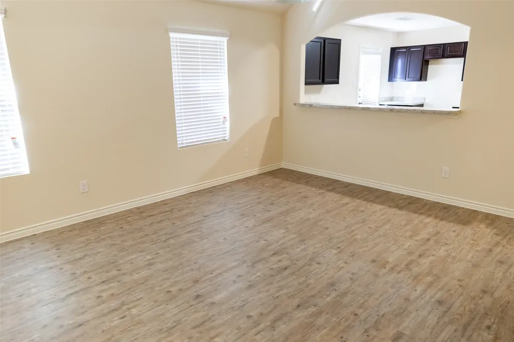 1607 Dove Circle Ennis TX 75119