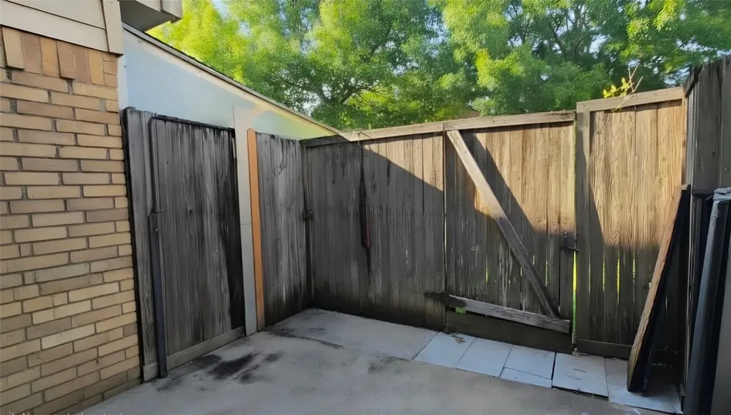 625 Carriagehouse Lane Garland TX 75040