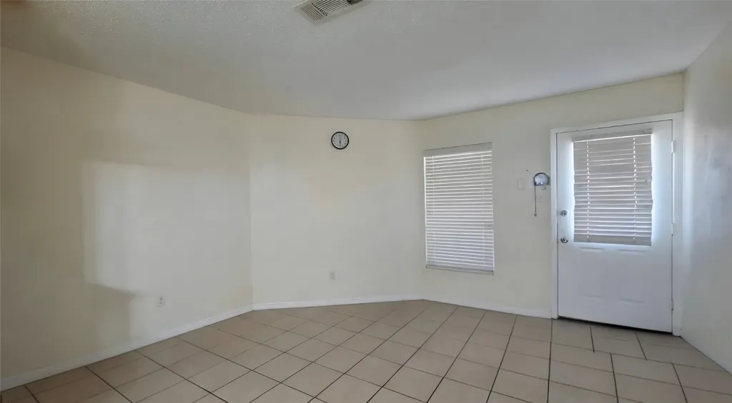 625 Carriagehouse Lane Garland TX 75040