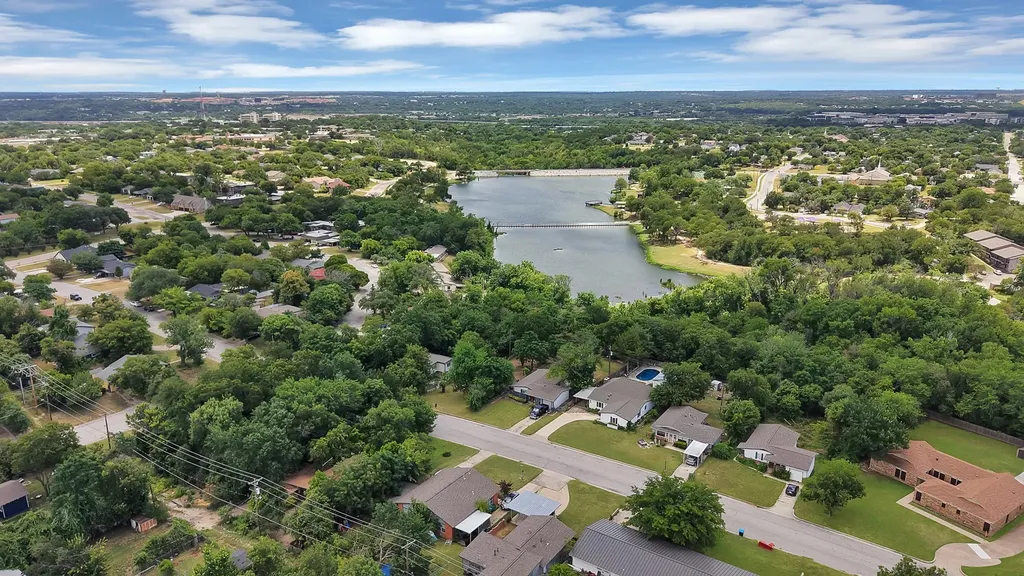 5307 Lovell Avenue Fort Worth TX 76107