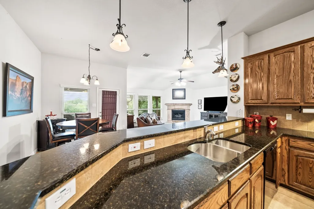2933 Dog Leg Trail Mckinney TX 75069