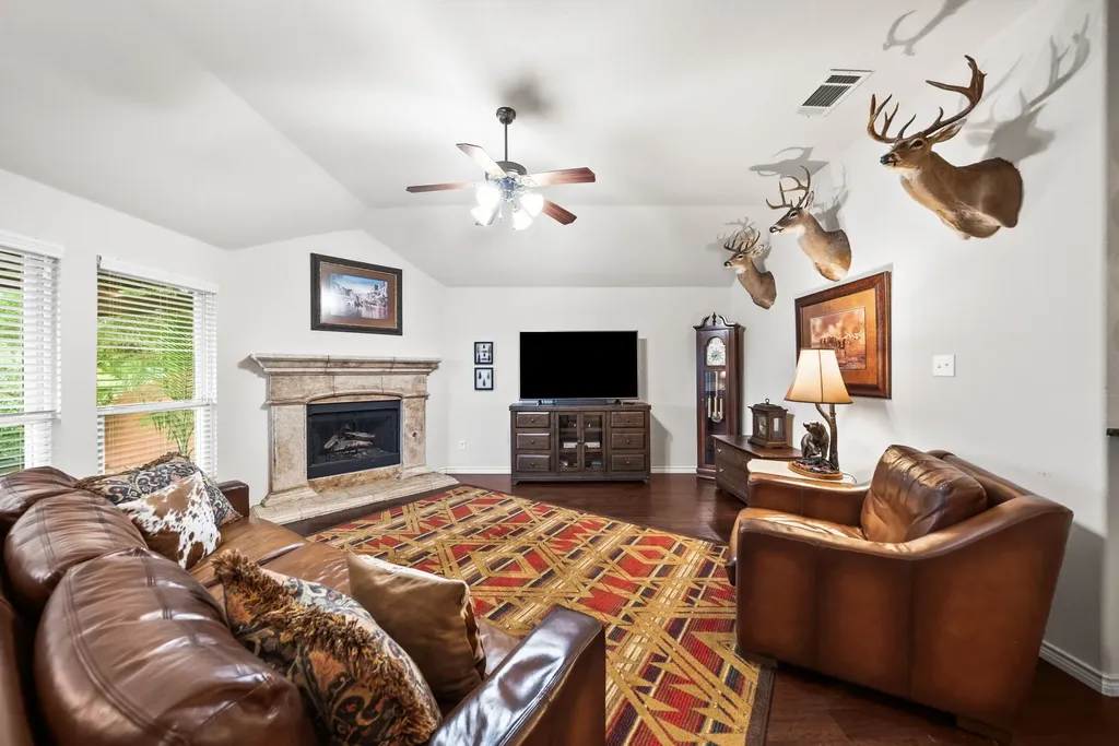2933 Dog Leg Trail Mckinney TX 75069