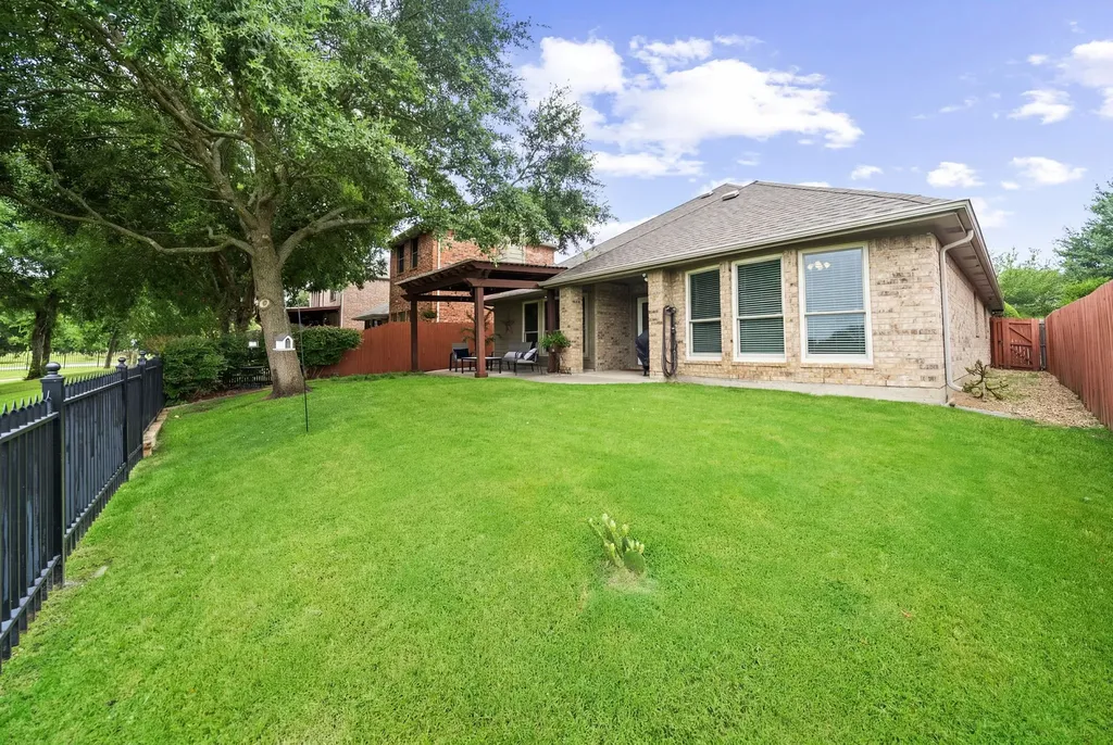 2933 Dog Leg Trail Mckinney TX 75069