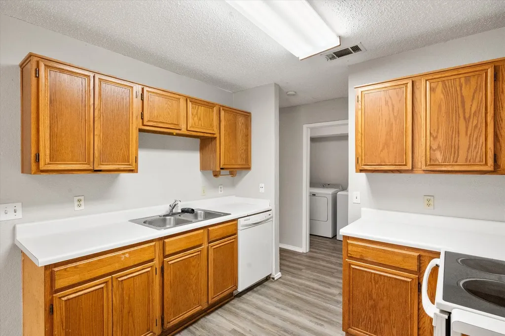 1217 Hidden Creek Drive Mansfield TX 76063