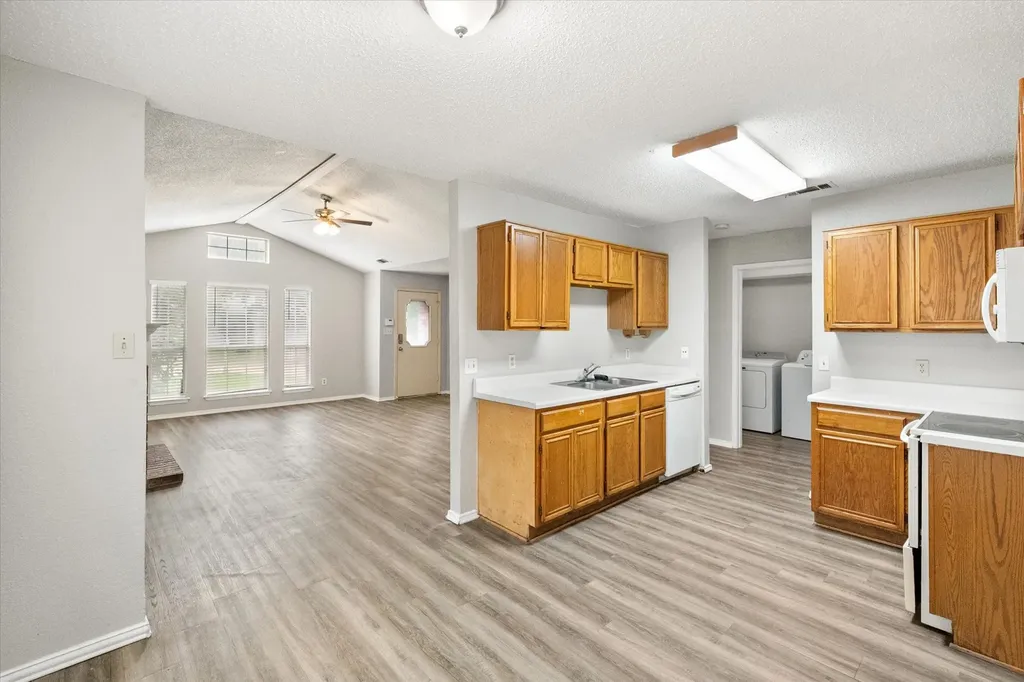 1217 Hidden Creek Drive Mansfield TX 76063
