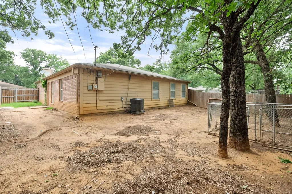 1217 Hidden Creek Drive Mansfield TX 76063