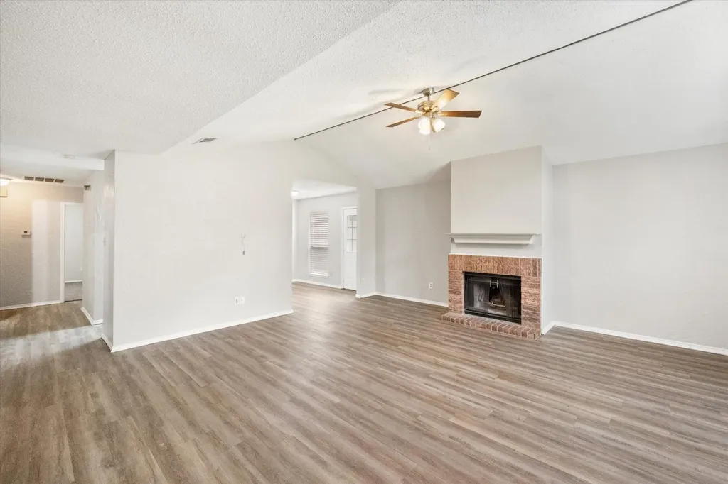 1217 Hidden Creek Drive Mansfield TX 76063