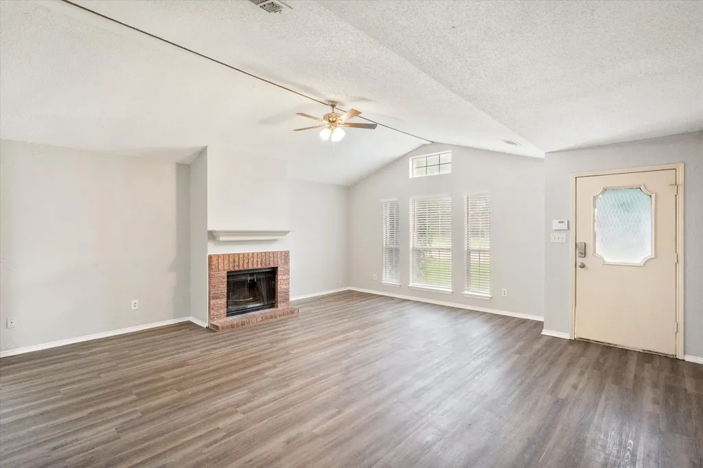 1217 Hidden Creek Drive Mansfield TX 76063