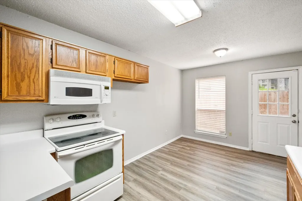 1217 Hidden Creek Drive Mansfield TX 76063
