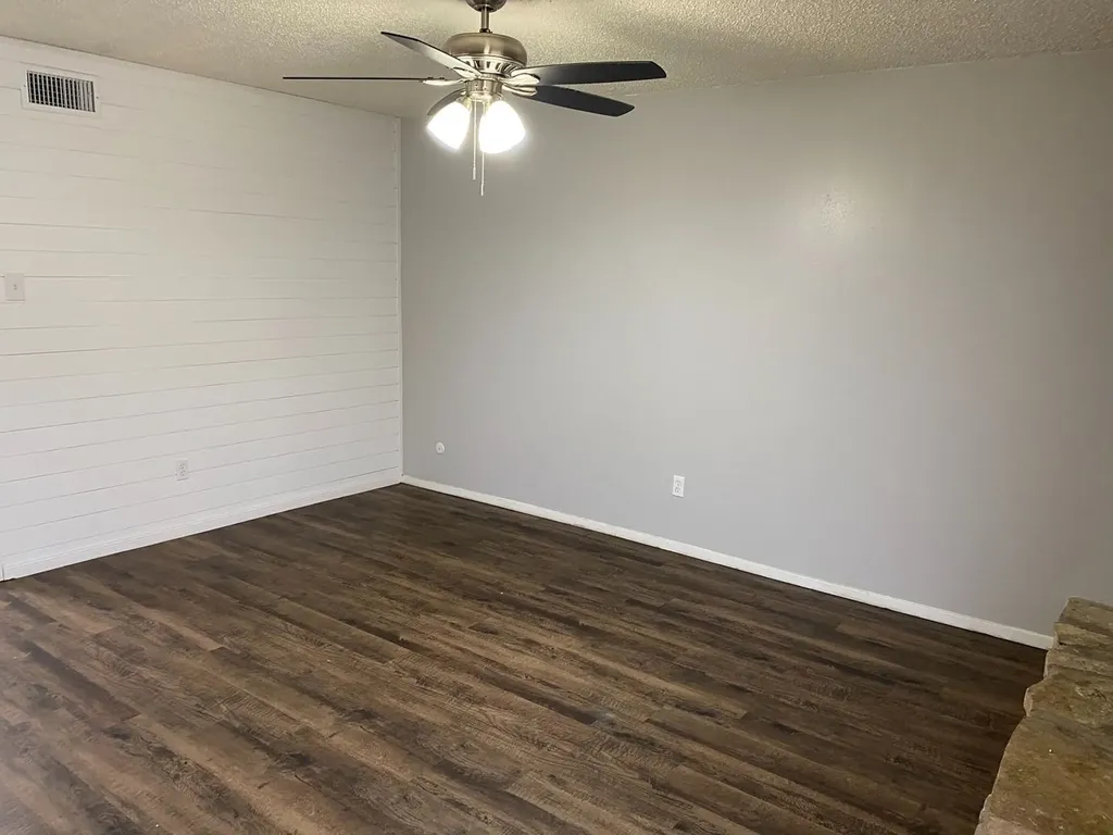 1604 Sun Valley Drive Cleburne TX 76033