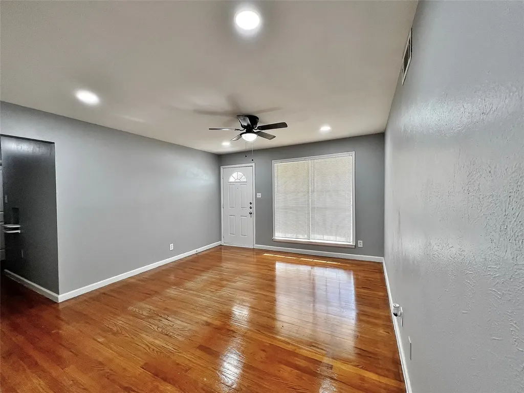 714 Cranbrook Lane Grand Prairie TX 75052