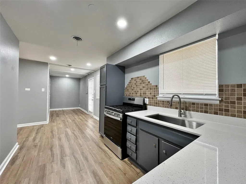 714 Cranbrook Lane Grand Prairie TX 75052