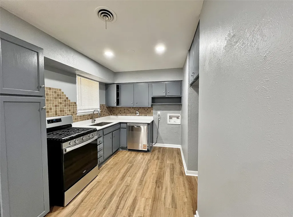 714 Cranbrook Lane Grand Prairie TX 75052