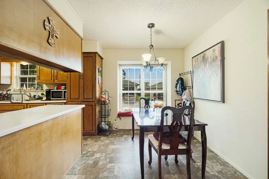 820 NE 32nd Paris TX 75460