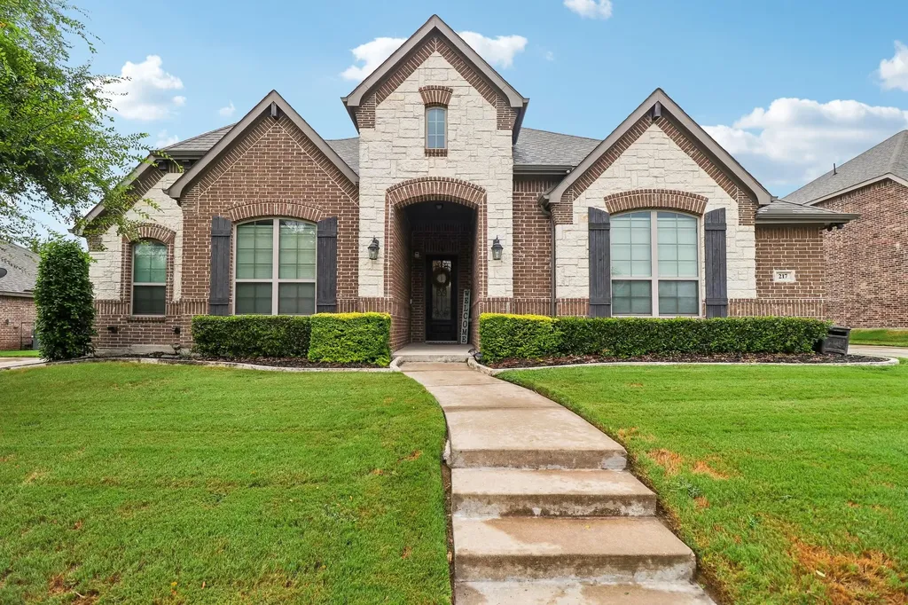 217 Wisteria Way Red Oak TX 75154