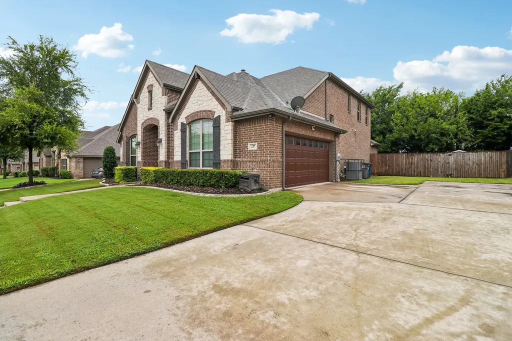 217 Wisteria Way Red Oak TX 75154